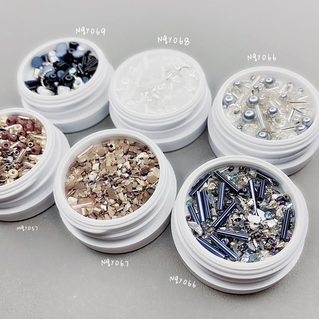 Nail P2 NQY057 - Multiple Pearls - Champagne Coffee ( 多重珍珠-香檳咖)